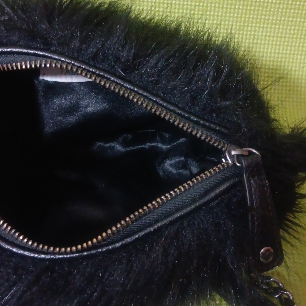 Chic Black Faux Fur Crossbody Bag - Picture 3 of 4